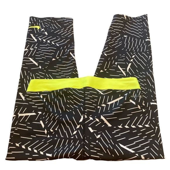Nike Pro Capri Leggings Black White And Yellow Size Medium - Picture 4 of 6